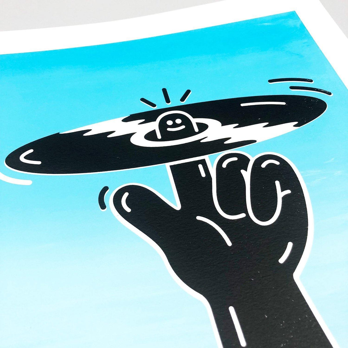 Nina Fernande - Record Hand - Circus Network Street Art and Illustration