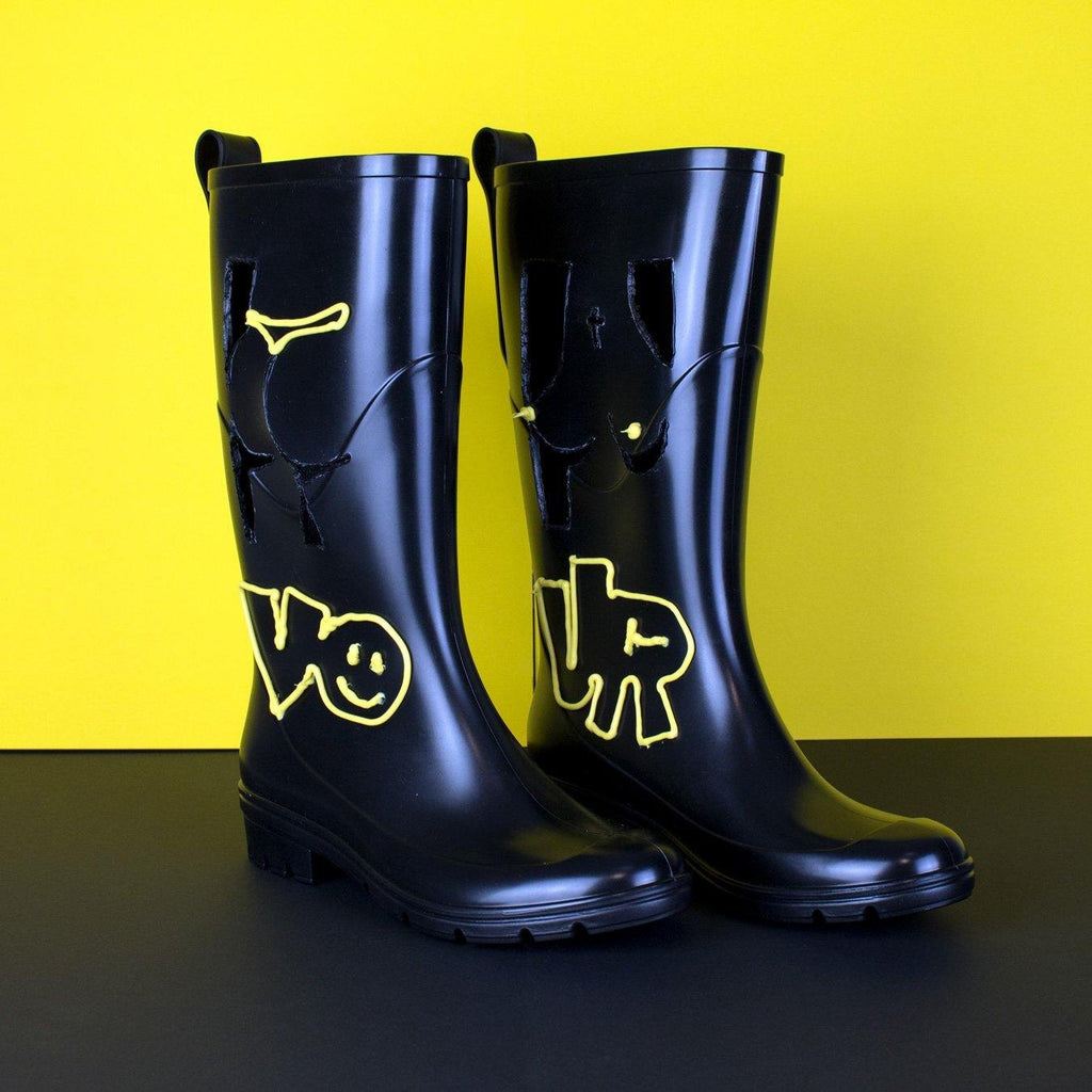 Vour - Winter is Coming - Botas - Circus Network Street Art and Illustration