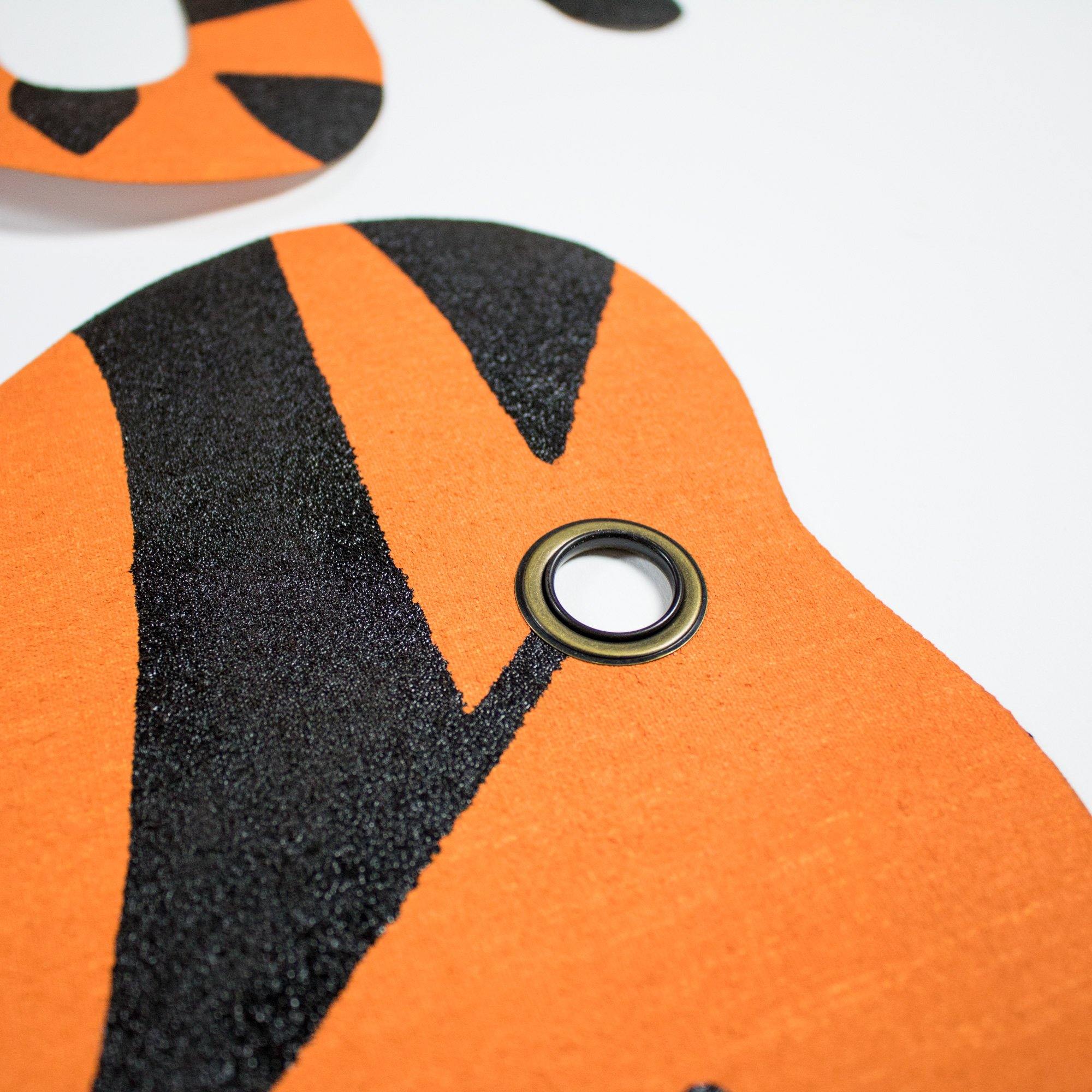 45RPM - Tiger Styles - Circus Network Street Art and Illustration