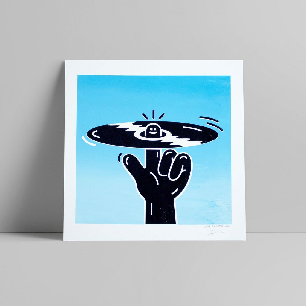 Nina Fernande - Record Hand - Circus Network Street Art and Illustration