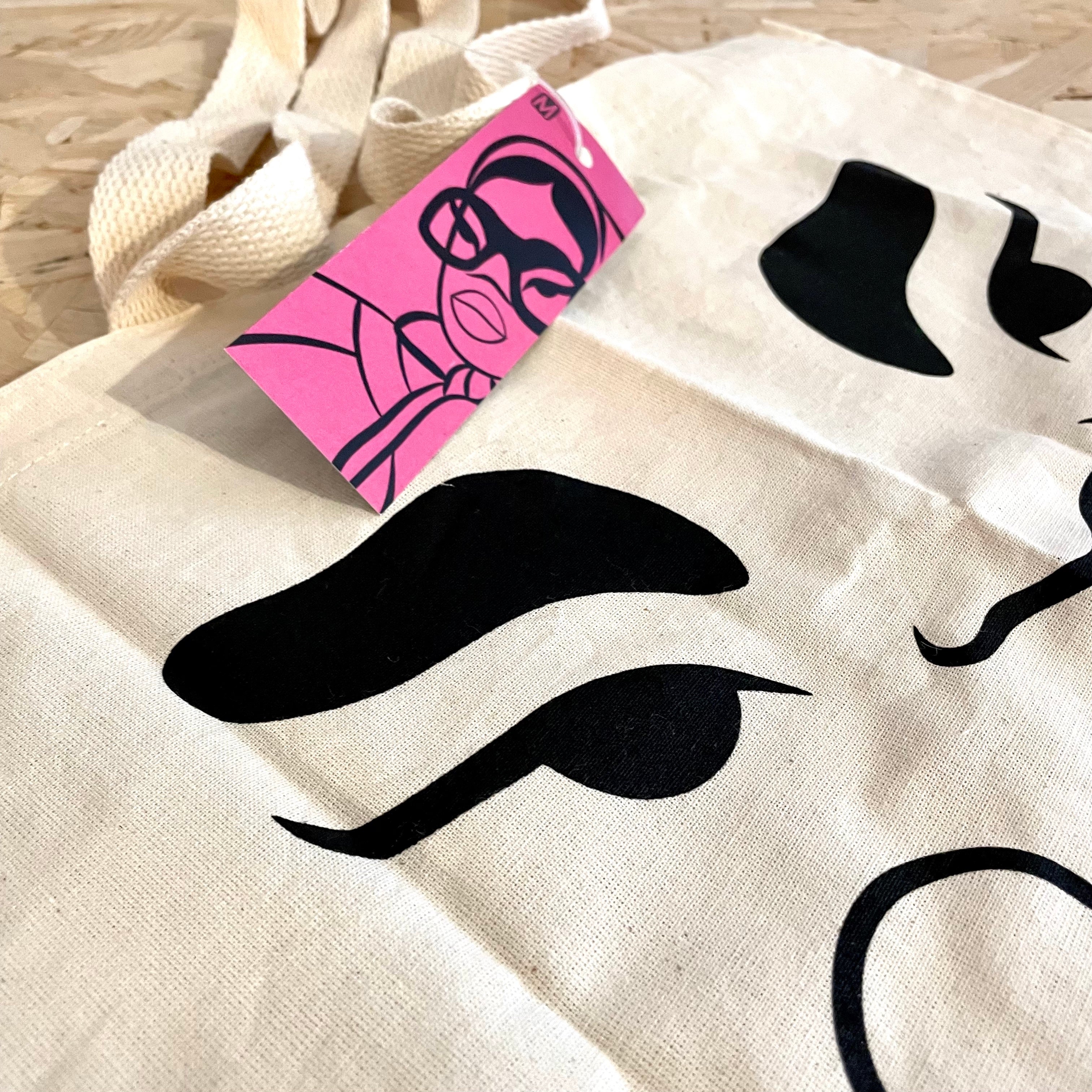 Mariê Balbinot - Eco Bag - Circus Network Street Art and Illustration in Porto Portugal