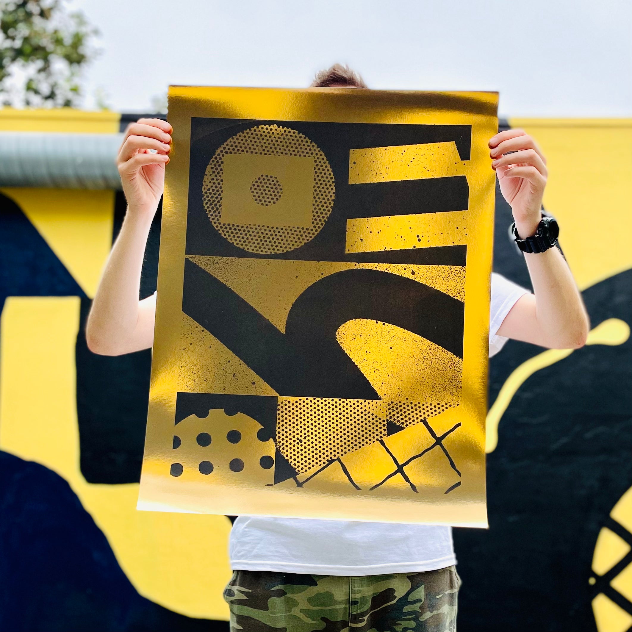 Darren John - Silkscreen Shiny Paper - Circus Network Street Art and Illustration in Porto Portugal